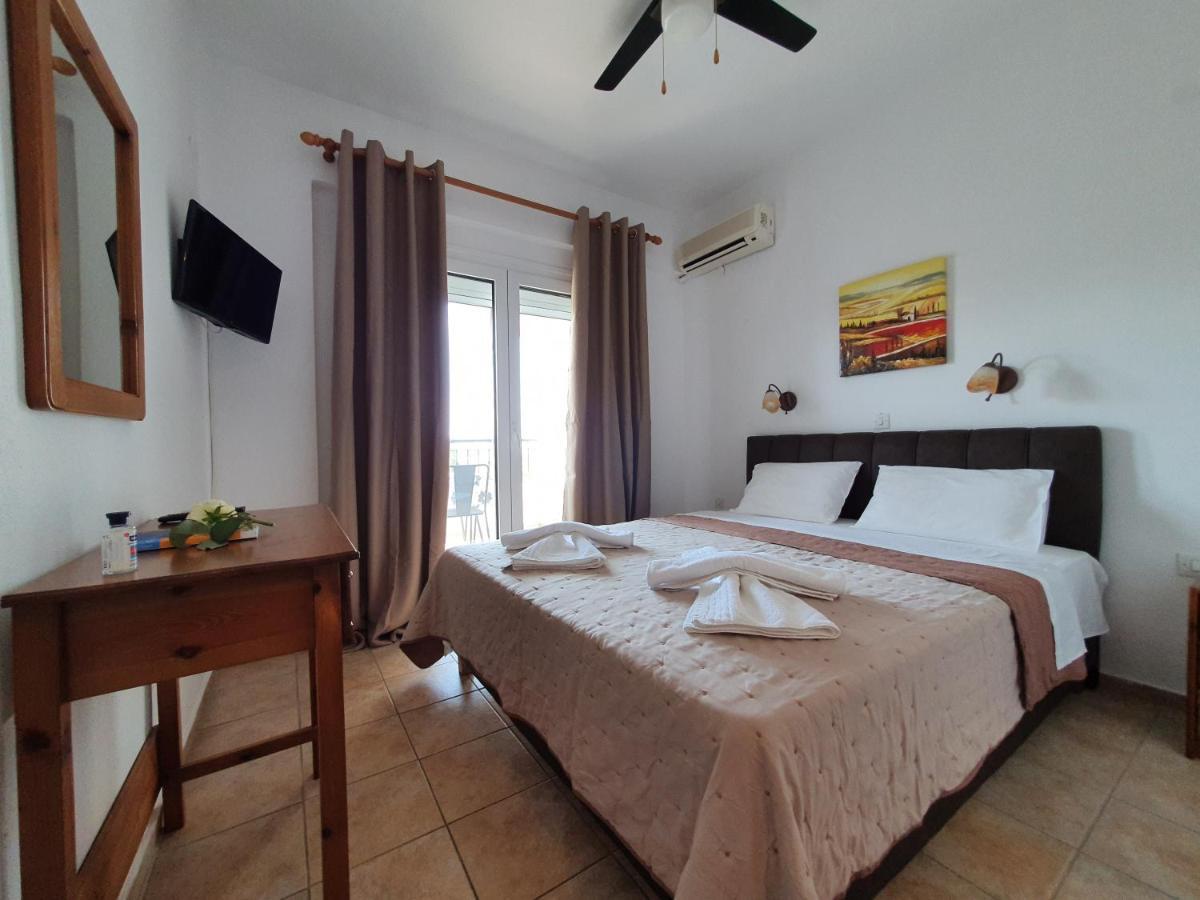 Hotel Pefko Neos Marmaras Luaran gambar