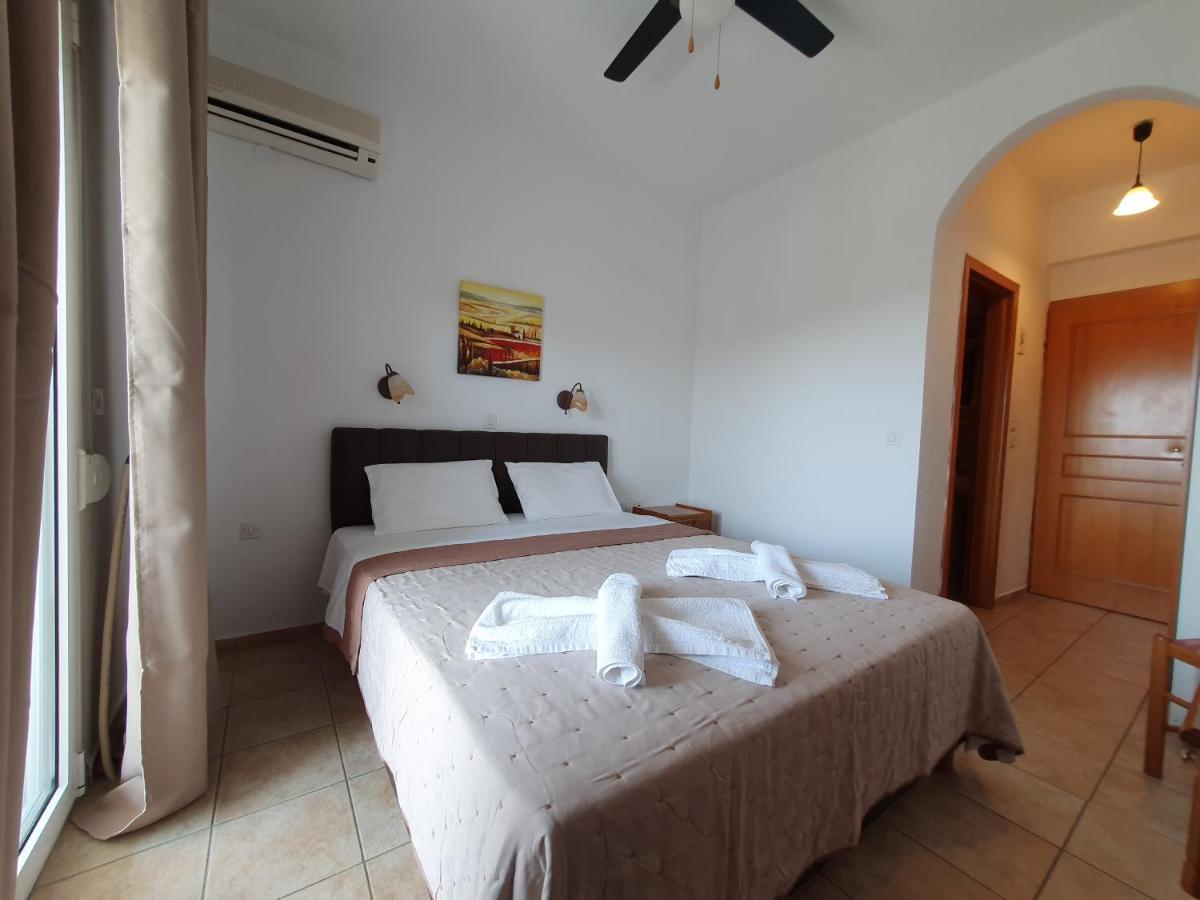 Hotel Pefko Neos Marmaras Luaran gambar